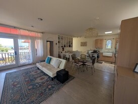 Building Photo - 214 3rd Ave