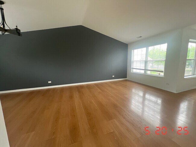 Building Photo - 1429 Meadowsedge Ln