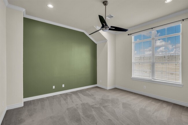 Building Photo - 5724 Kansas St