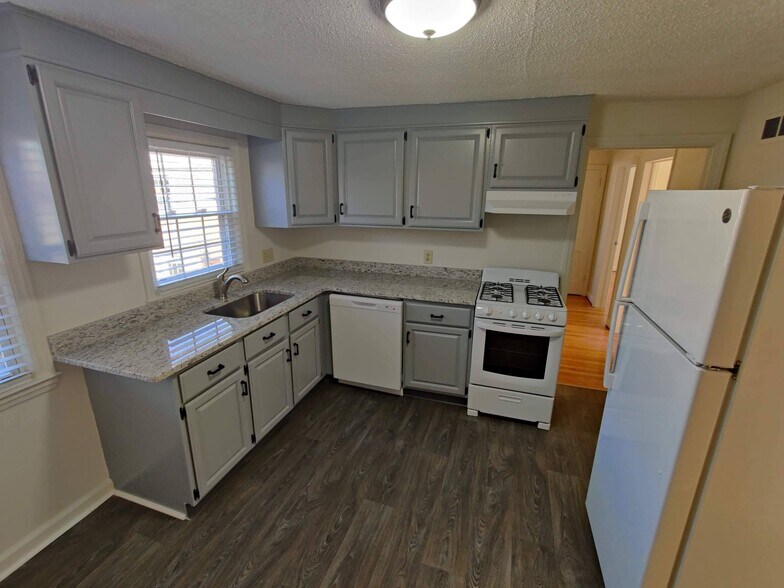 Building Photo - 65 Mercury Ct