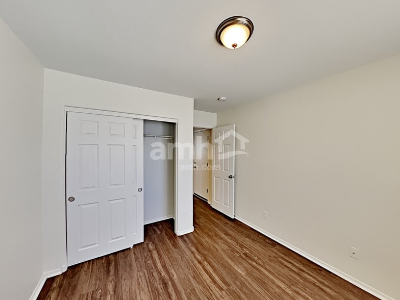 Building Photo - 4757 E Meadow Lark Way