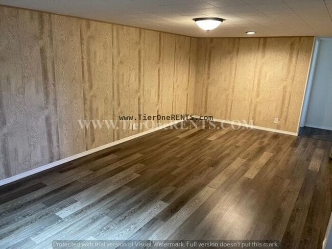 Building Photo - This property offers a NO DEPOSIT option available for qualified renters!