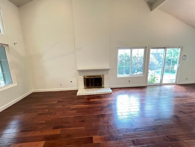 Building Photo - Lovely 4 Bed 3 Bath Brea Home With SOLAR