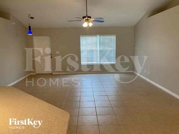 Building Photo - 408 SE 4th Terrace