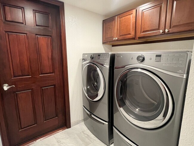 Building Photo - Stunning *VIEW* home for rent in desirable...