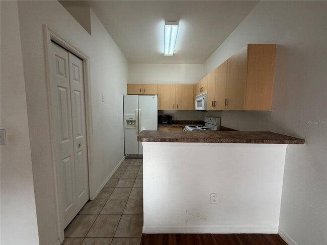 Building Photo - 353 Port Pleasant Dr