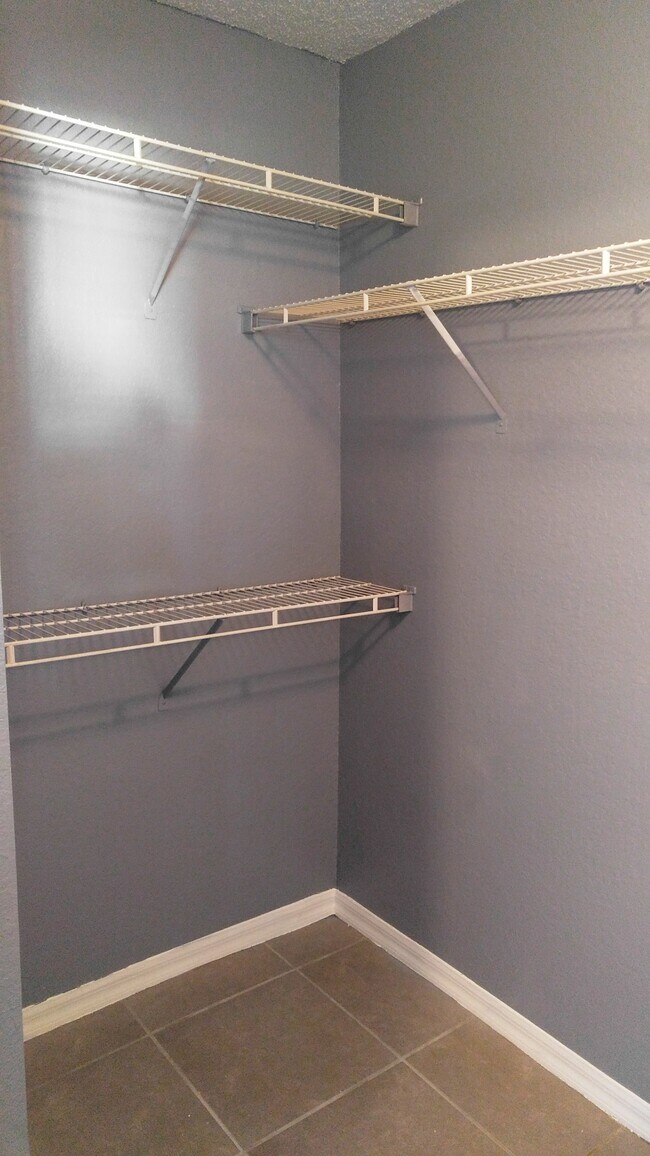 Building Photo - 4285 Summer Landing Dr