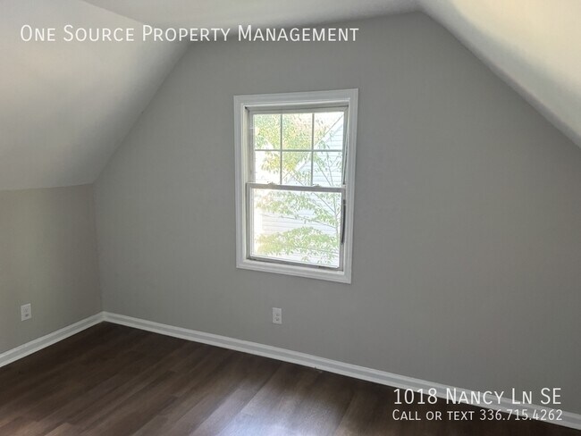 Building Photo - 1018 Nancy Ln SE