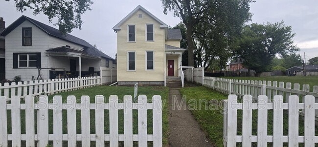 Primary Photo - 449 Ruth St