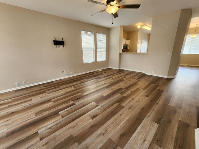 Building Photo - 3 Bed 3 bath house in 80910!