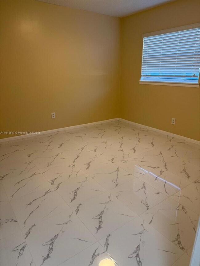 Building Photo - 2809 Jefferson Pkwy