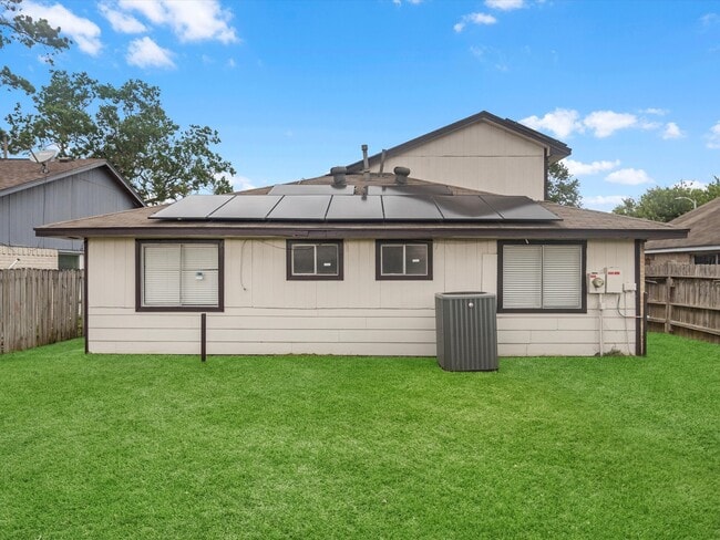 Building Photo - 3823 Suttonford Dr