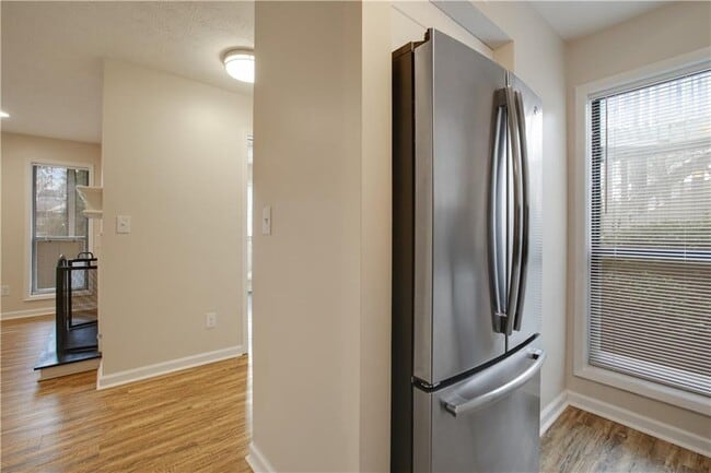 Building Photo - 210 Wynnes Ridge Cir SE
