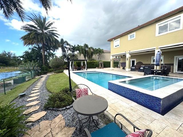 Building Photo - 1350 NW 166th Ave