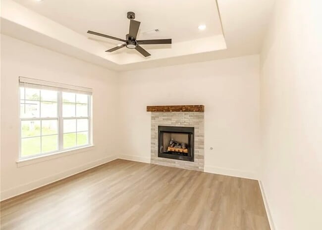 Building Photo - 252 Nebo St