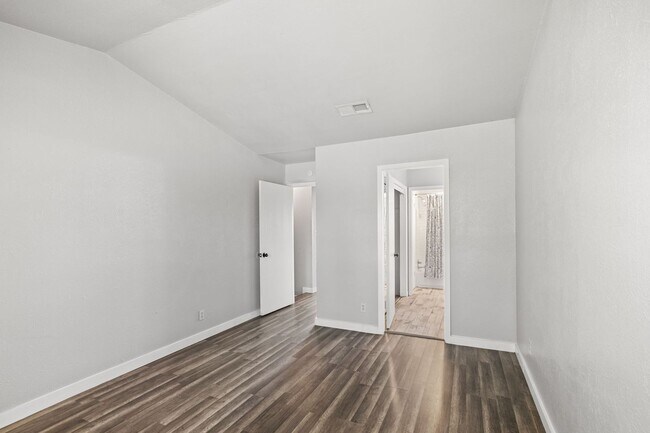 Building Photo - PM2-AUS7505 Saint Amant Pl
