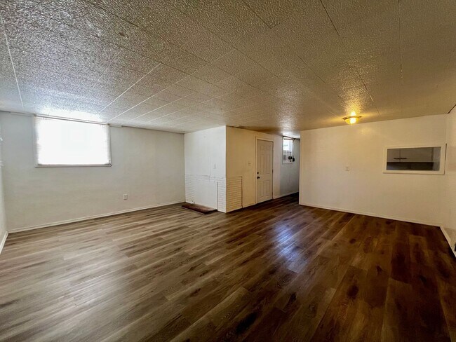Building Photo - H706