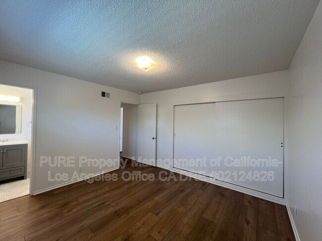 Building Photo - 19327 Reinhart Ave