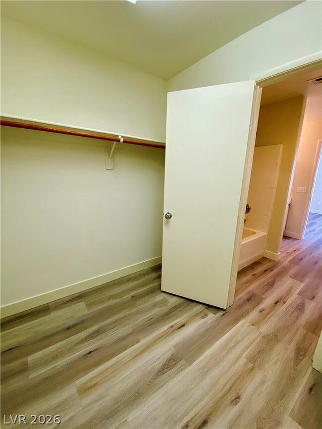 Building Photo - 6158 Dutch Windmill Ave