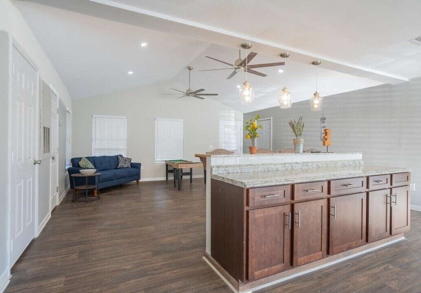 Primary Photo - Riverwood Park Apartments