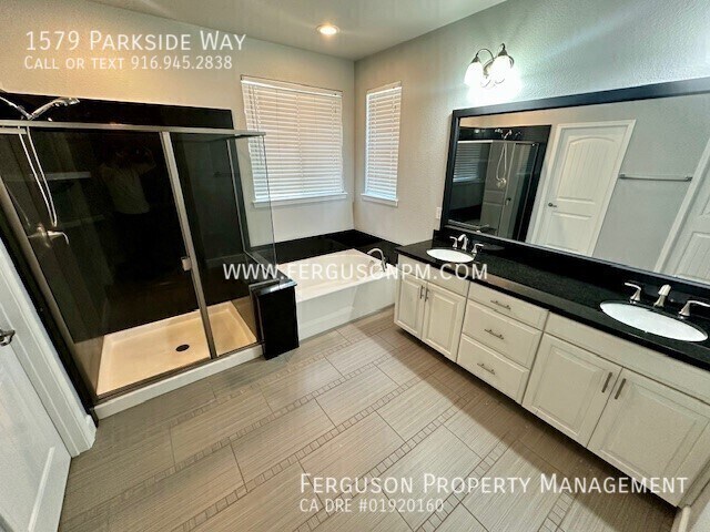 Building Photo - 1579 Parkside Way