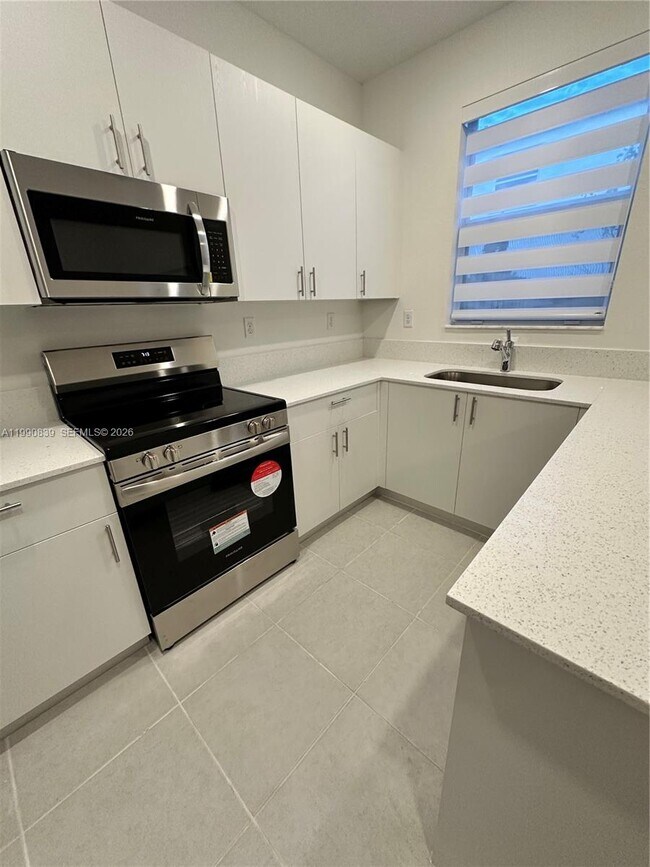 Building Photo - $2,499 2889 SE 25rd