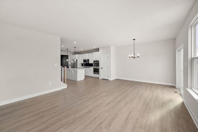 Building Photo - Family-Friendly Townhome for Rent in Baker...