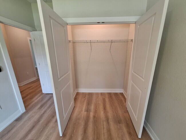 Building Photo - Available with ZERO DEPOSIT MOVE-IN!