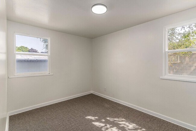 Building Photo - Charming, Updated 3 Bed Spokane Home w/ Fenced Yard and Storage Shed!