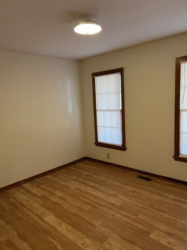 Building Photo - 6165 Stockade Dr