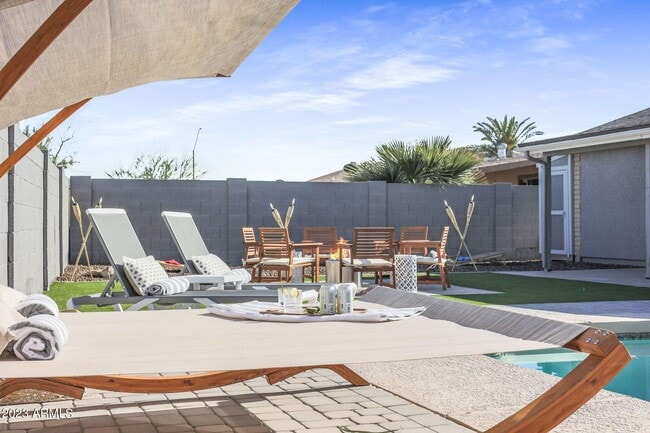 Building Photo - 421 Lila Cir