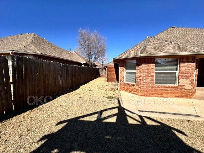 Building Photo - 13204 SW 2nd Terrace