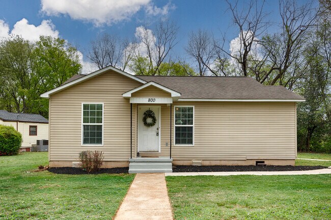 Building Photo - 800 Linwood Dr NW