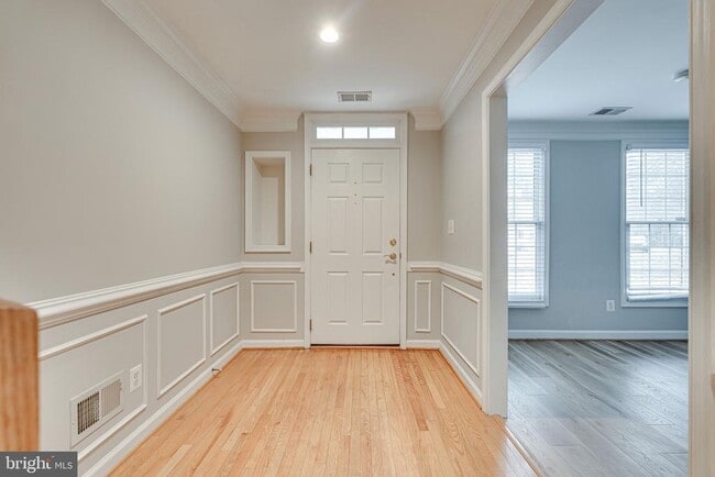 Building Photo - 8872 Ashgrove House Ln