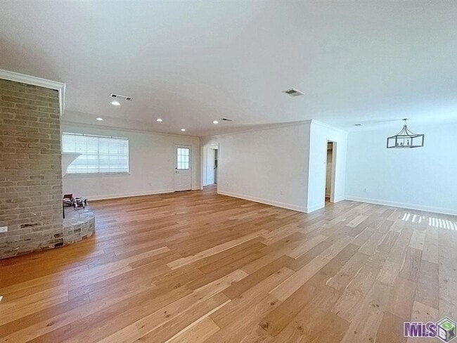 Building Photo - 10727 Danbury Dr