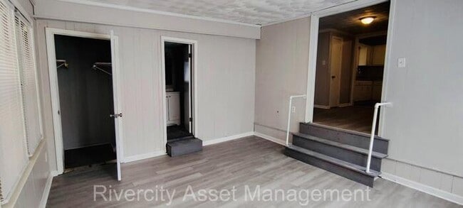 Building Photo - This 4 Bedroom Home is A True Gem!!!! Sect...