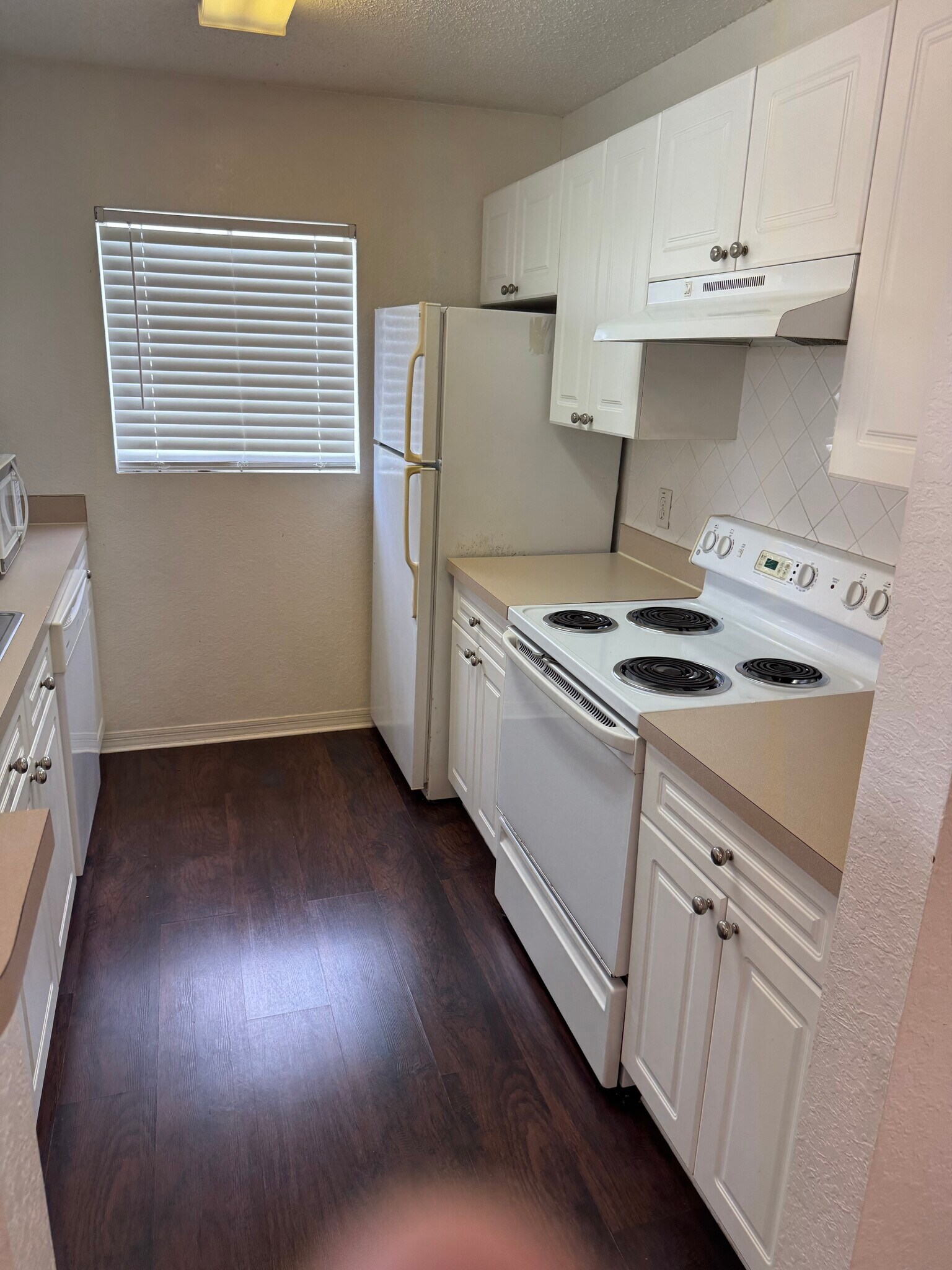 Building Photo - 18001 Richmond Pl Dr