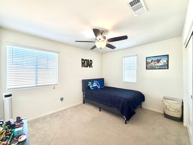 Building Photo - Resort-Style Pool Home with Mother-in-Law Suite,  RV Access & Included SOLAR Near Heritage Lake