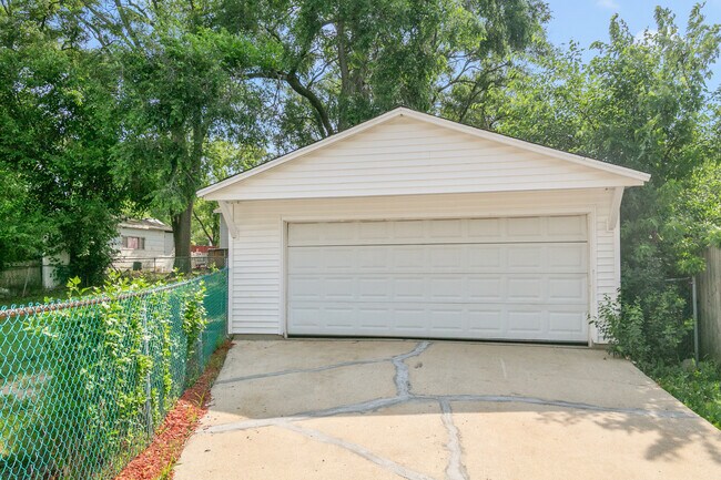 Building Photo - 164 Galewood Dr