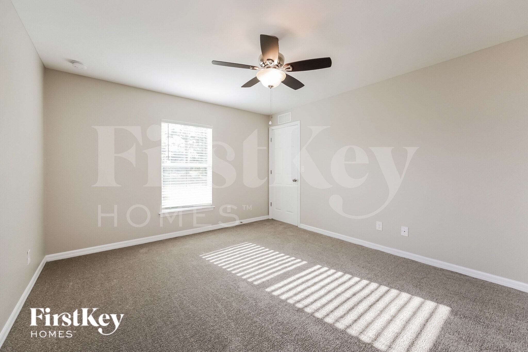 Building Photo - 2828 NW 27th Pl