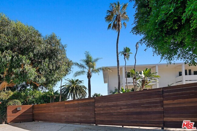 Building Photo - 27400 Pacific Coast Hwy