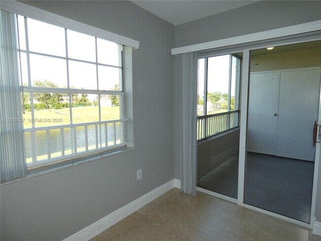 Building Photo - 2841 N Oakland Forest Dr