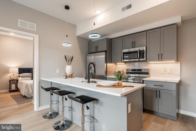 Building Photo - 713 S Mildred St