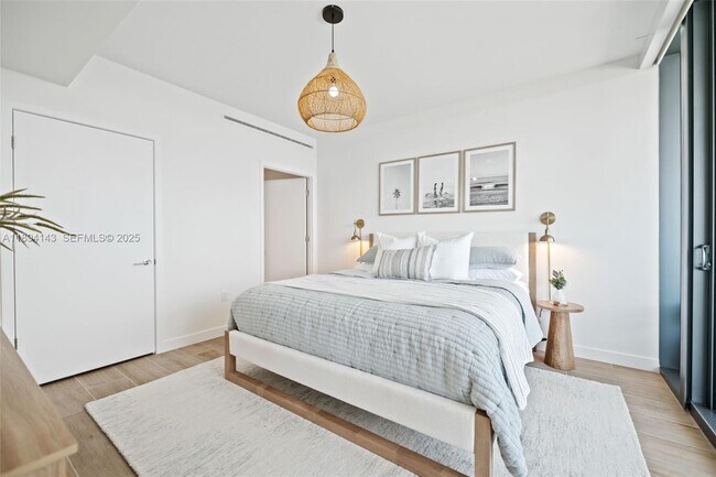 Building Photo - 900 N Ocean Blvd