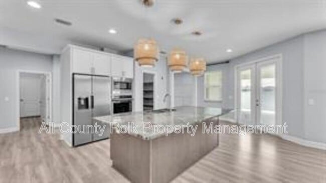 Building Photo - 1095 Woodland Oaks Dr