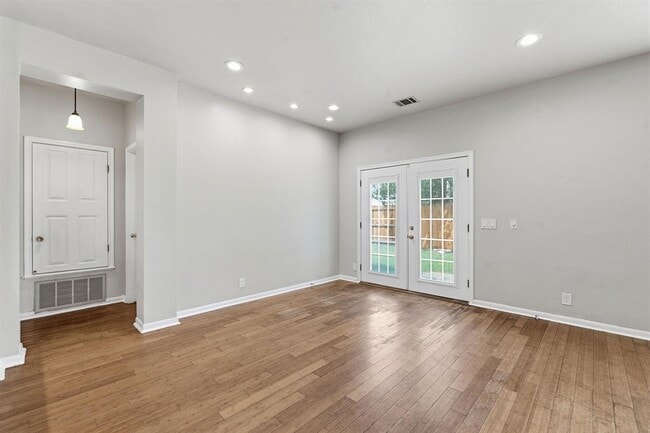 Building Photo - 4036 Barlow Dr