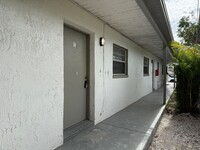 Building Photo - Pinellas Park Triplex Units