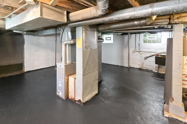 Building Photo - 5147 N 55th St