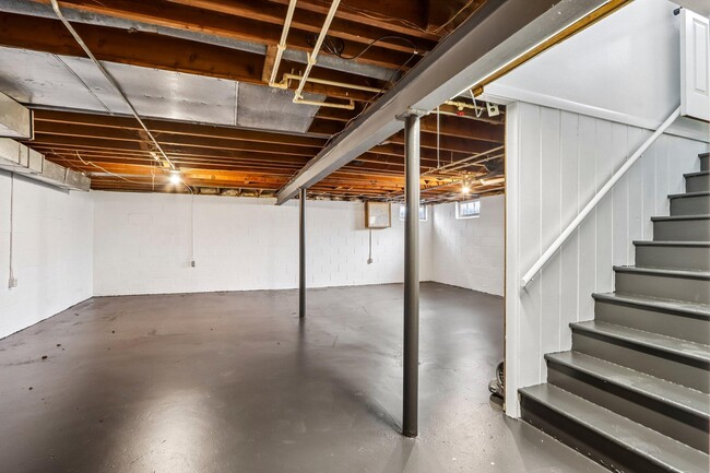 Building Photo - 2223 Grove Ave