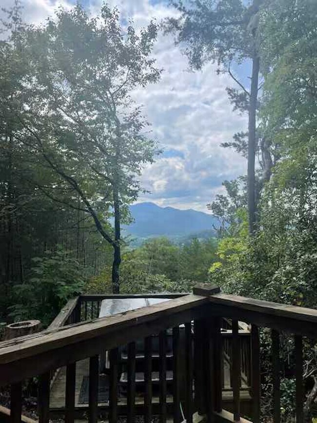 Building Photo - 62 Bailey Ave